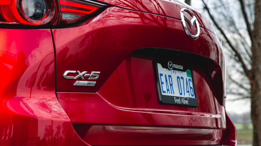 Детали экстерьера Mazda CX-5 Signature 2018 года  (NA) (фото 8 из 40)